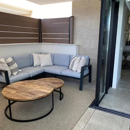 Fantastisk 4 Roms Med Egen Dipping Pool Apartment